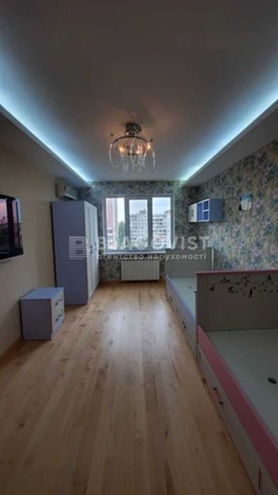 Машинобудівна 21, М Шулявська 3 кім, 90м, 165000$