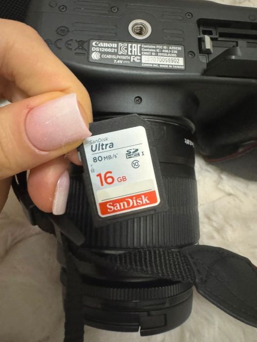 Aparat Canon 1300D