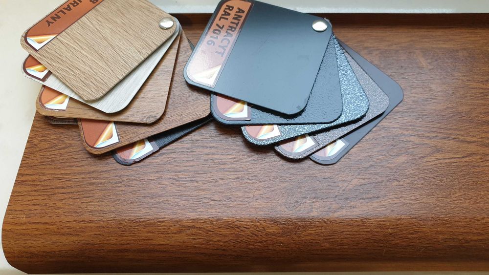 Parapety zewnętrzne stalowe i aluminiowe - wszystkie rodzaje i kolory