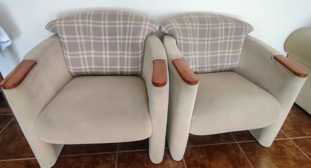 Sofá com cama  e 2 pequenos