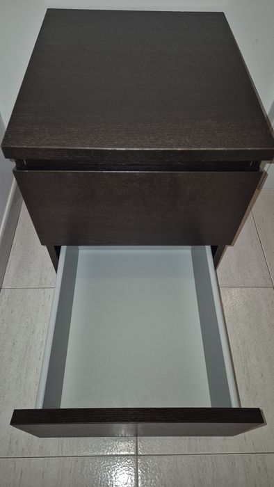 Mesas de Cabeceira Malm