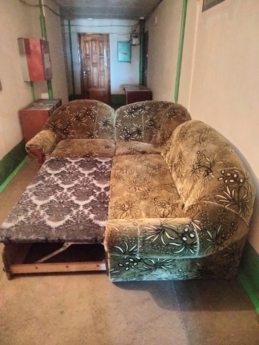Диван кутовий вживаний