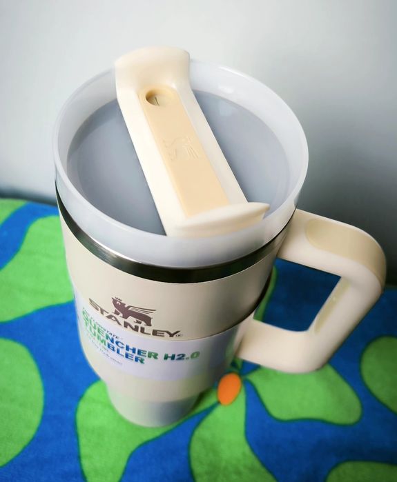 Beżowy Stanley kremowy