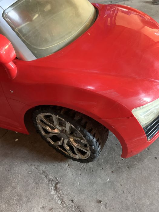 Elektryczny samochodzik dziecięcy audi