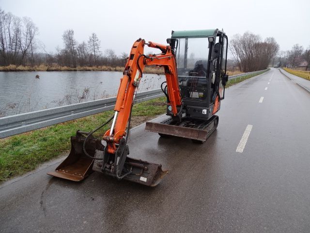 Hitachi ZAXIS  Minikoparka HITACHI ZAXIS ZX18-3 1,8t 2462 mth sprowadzona
