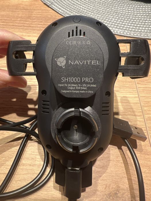 Navitel SH1000 uchwyt samochodowy na telefon z ładowaniem indukcyjnym