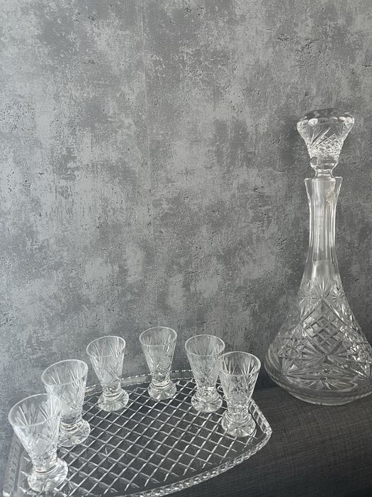Karafka i kieliszki kryształowe
