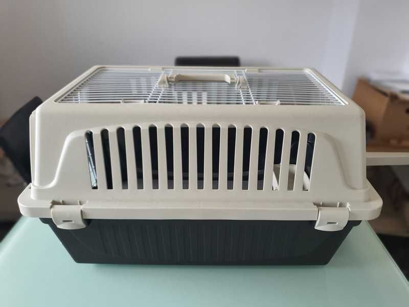 Caixa transportadora animais