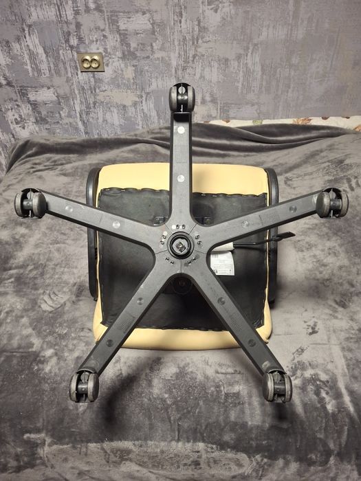 Кресло офисное  б/у