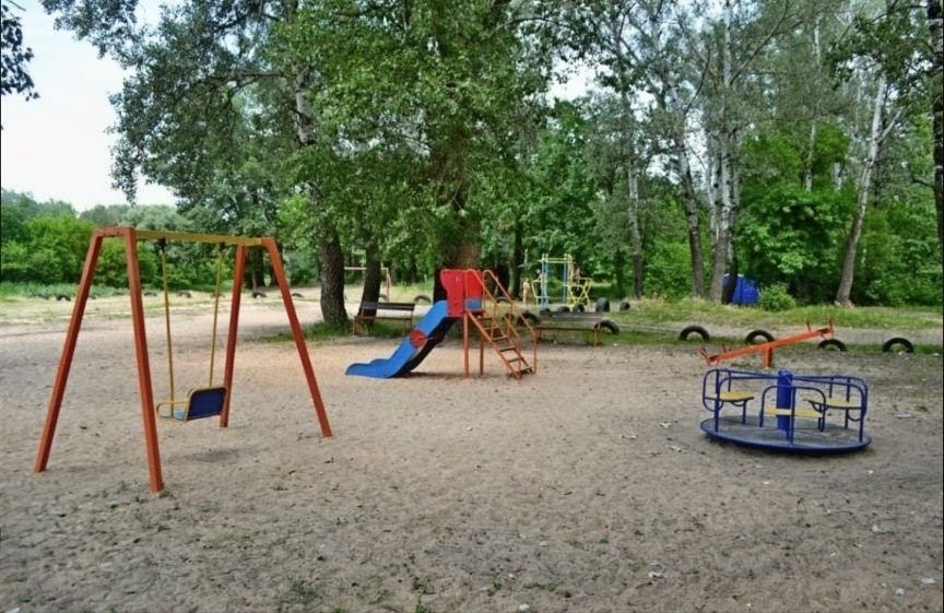 Продається будинок м. Ізюм , біля річки Дінець