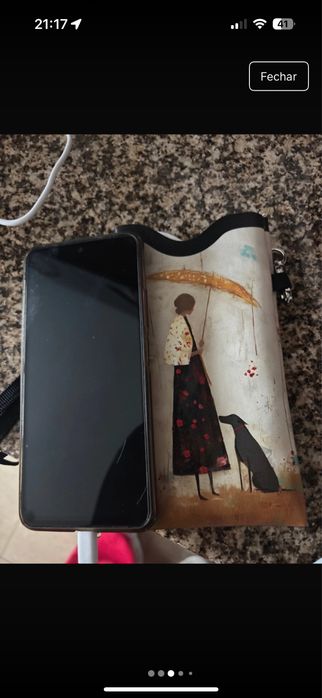 Carteira para telemovel com alça para colocar ao pescoco
