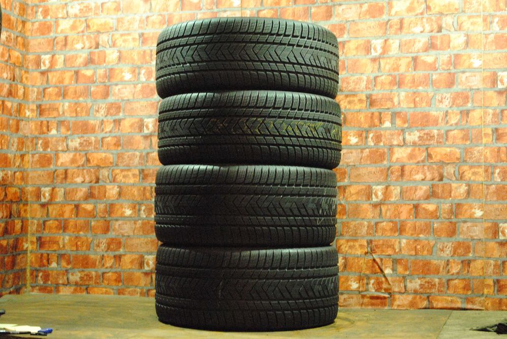 Pirelli 275/40-305/35 R21 Різно широкі