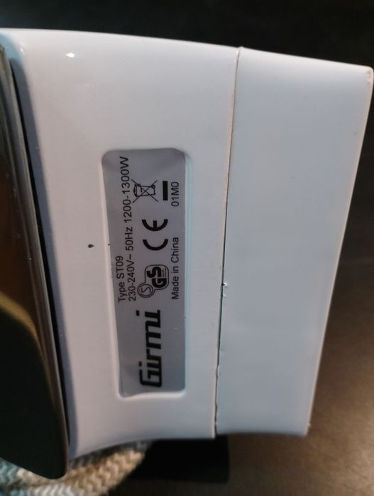 Ferro de engomar a vapor Girmi