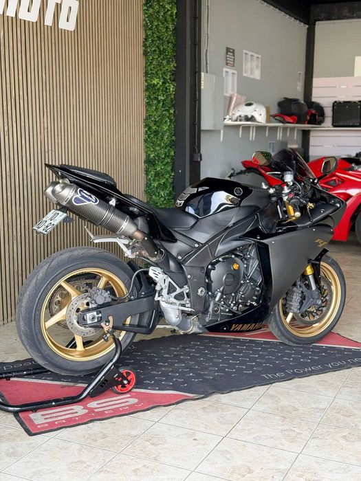 Yamaha R1 RN22 2010