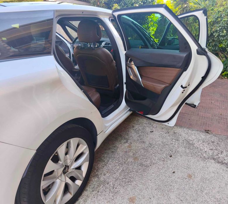 Citroën DS5 2.0 HDi Hybrid4 Sport Chic 200cv | Versão Topo de Gama