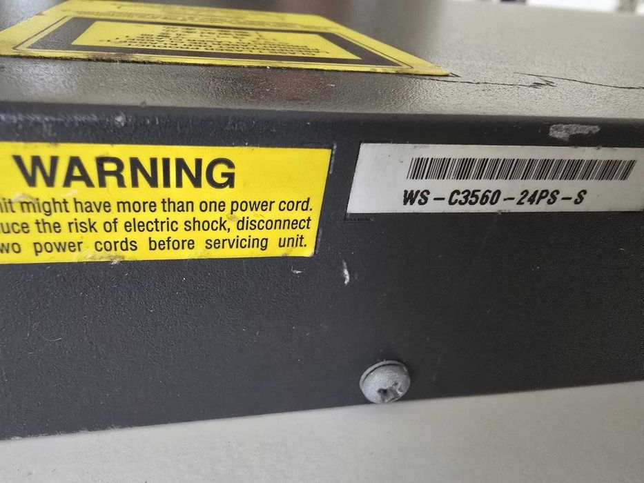 Switch Cisco C3560 24 Portas PoE + 2 SFP Ports
