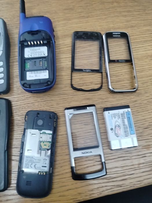 Telefony Nokia 3210+2700c uszkodzone