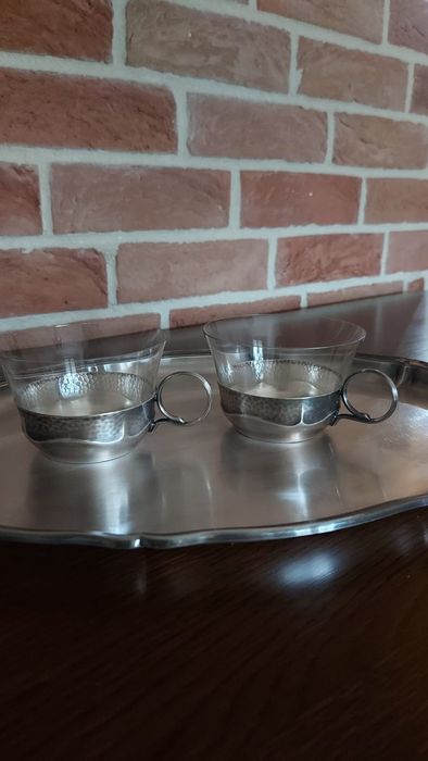 Tacka z filiżankami