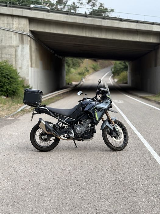 Cf moto 450 MT 2025 com muitos extras e como nova