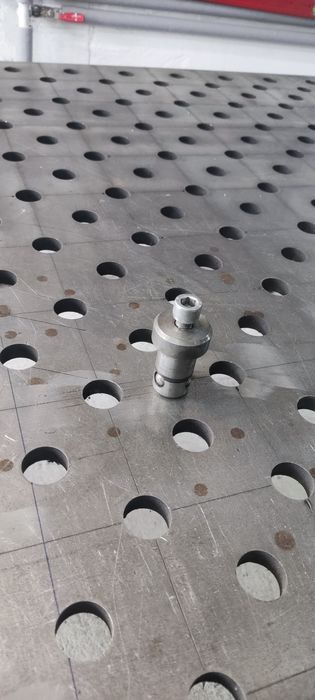 Trzpień pin mocujący do stołu spawalniczego system 28