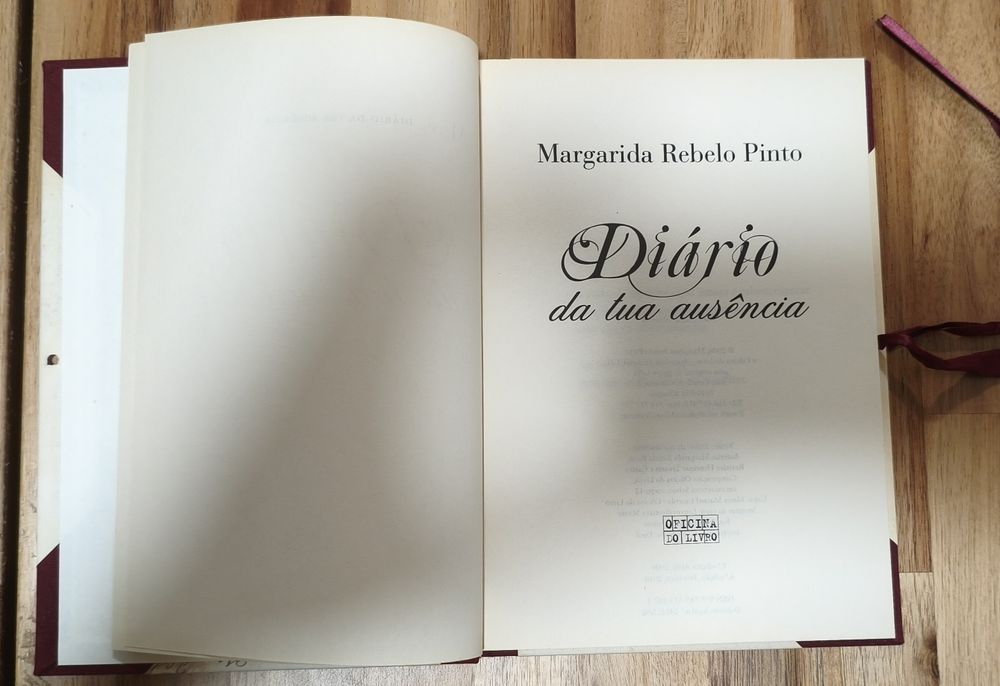 O Dia em que te Esqueci & O Diário da tua Ausência 
De Margarida Rebelo Pinto
Livros com marcas de humidade no exterior das páginas, o interior está b