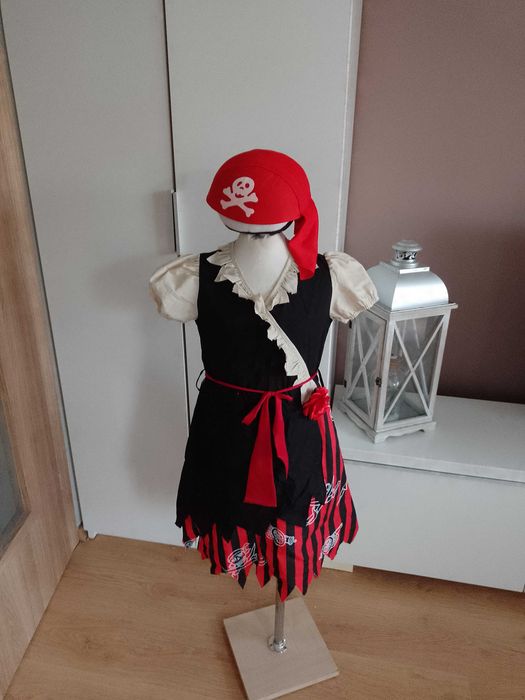 Strój karnawałowy PIRATKA PIRATKI kostium przebranie 122/128  (42)