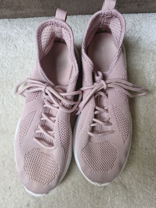 Buty Martes rozm 35, lekkie i wygodne