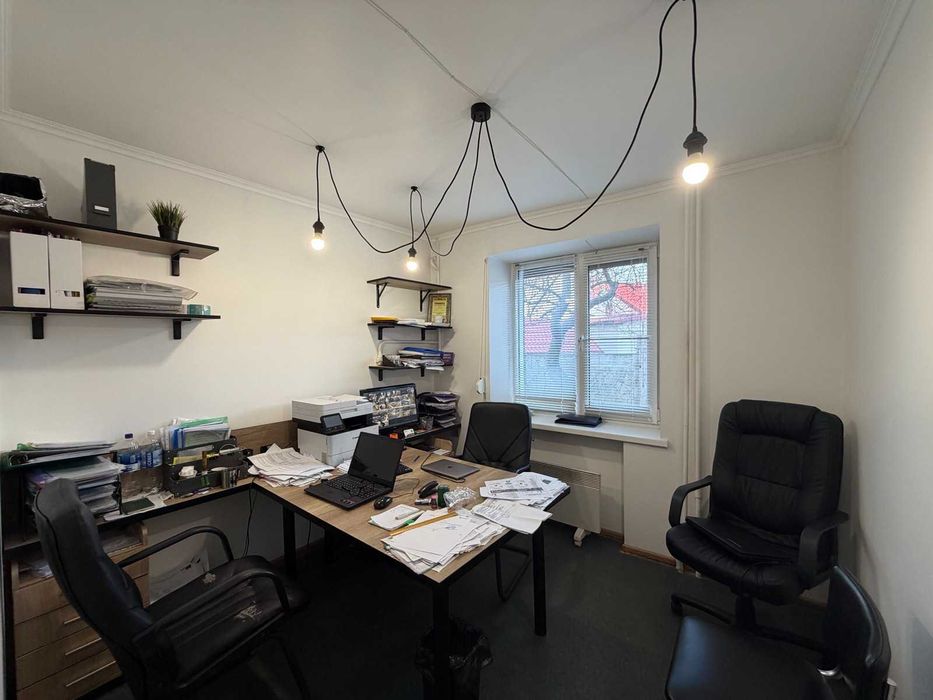 Продам офісне приміщення