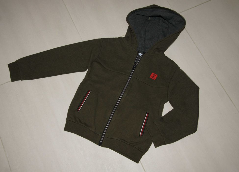 MAYORAL  komplet
Rozpinana bluza i dwie pary spodni dresowych