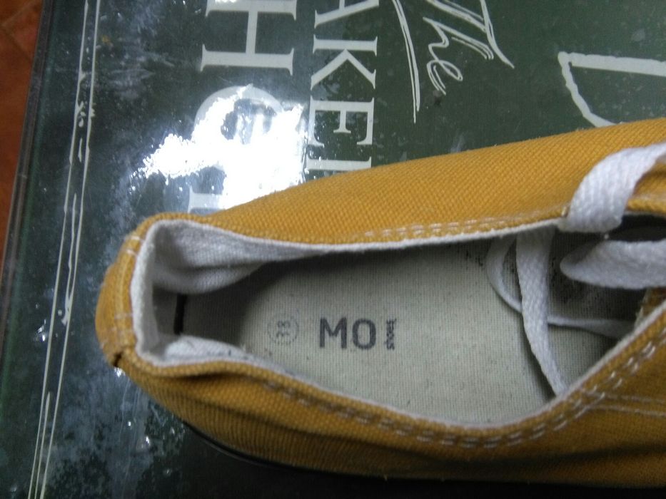 Ténis /sapatilhas Mostarda (tipo All Star),Bronze e Botins Pretos