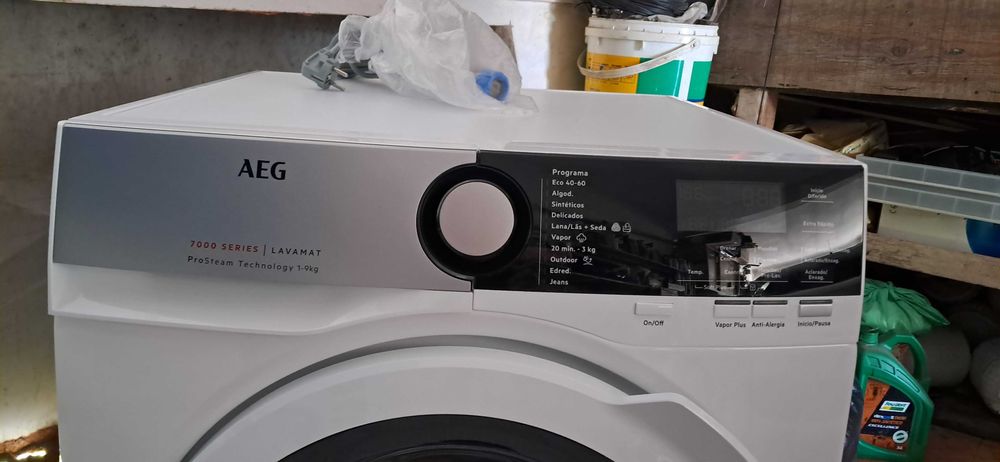 Maquina de lavar roupa AEG
