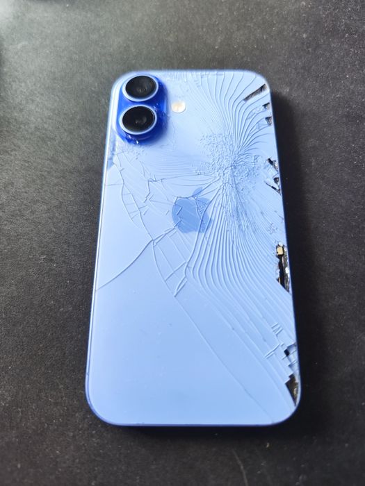 iPhone 16 para peças