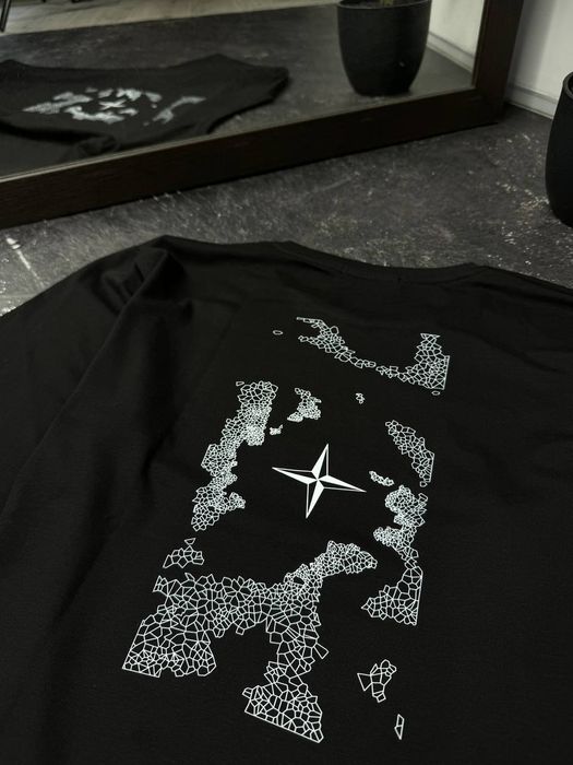 Футболка STONE ISLAND з нових колекцій в чорному та білому кольорі