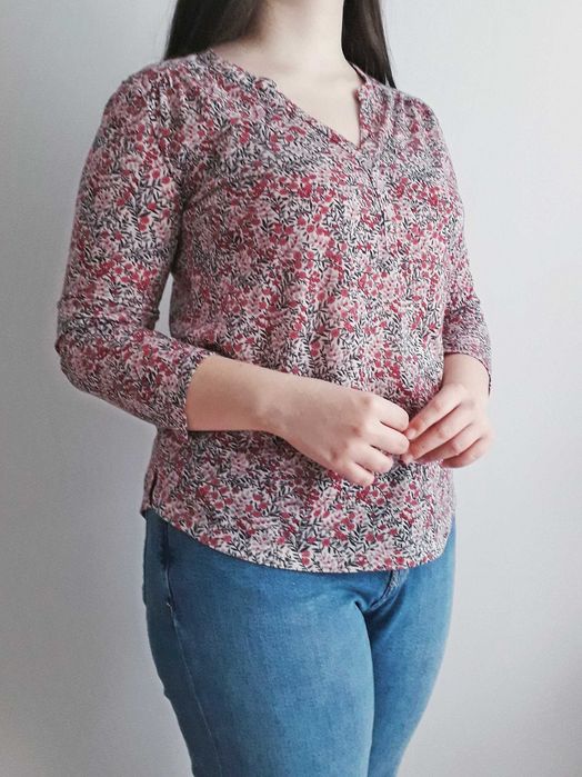 Blusa cor-de-rosa com padrão floral (tam. S/M)