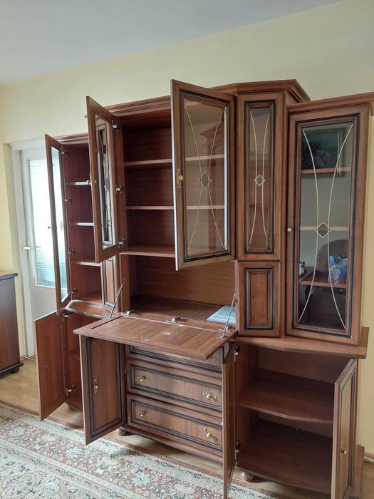 Kredens drewniany – duży, elegancki, klasyczny styl