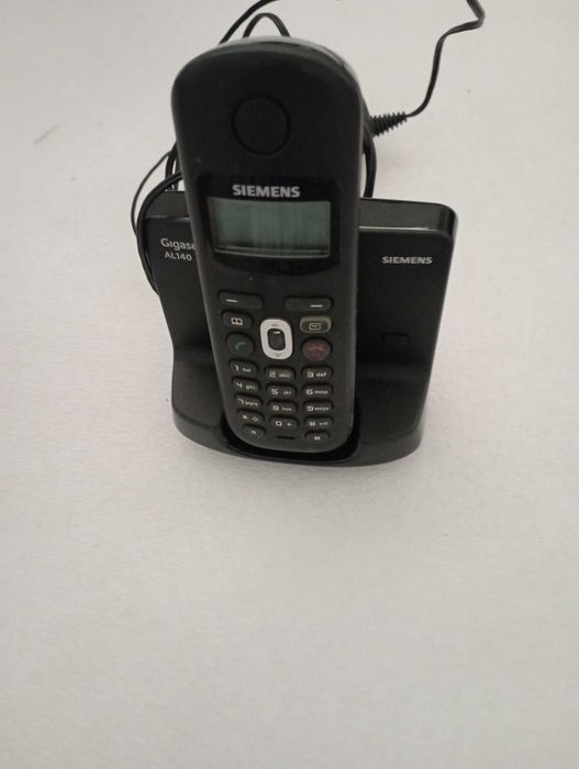 Telefones fixos e móveis