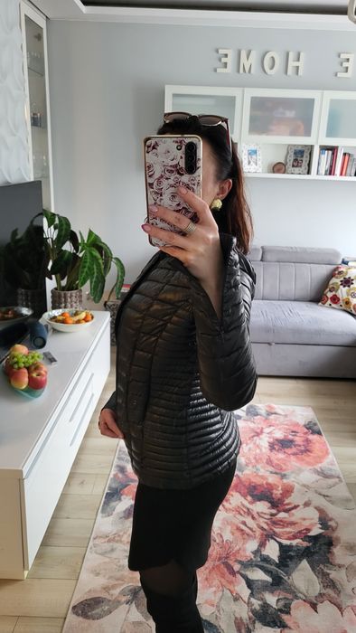 Kurtka Guess czarna pikowana rozmiar S