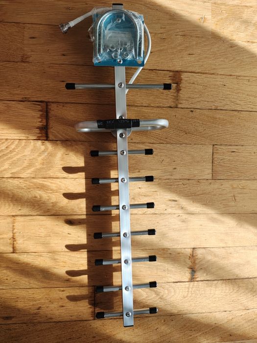 Antena kierunkowa Yagi GSM LTE z przewodem i mocowaniem