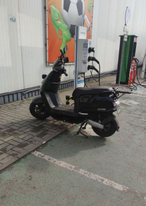 Оренда прокат якісний потужний скутер мопед шв 85 км/г. Можна без прав