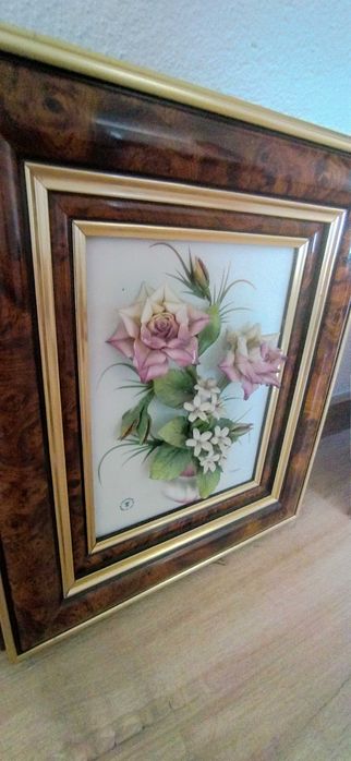 Conjunto de quadros em porcelana em bom estado