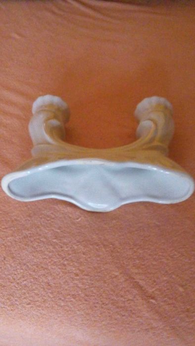 Świecznik Podwójny oraz Wazonik ceramiczny w stanie bdb . Komplet.