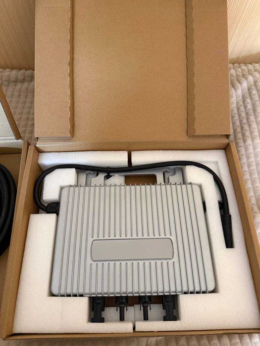 EcoFlow STREAM Microinverter 800W with AC cable and Solar cable