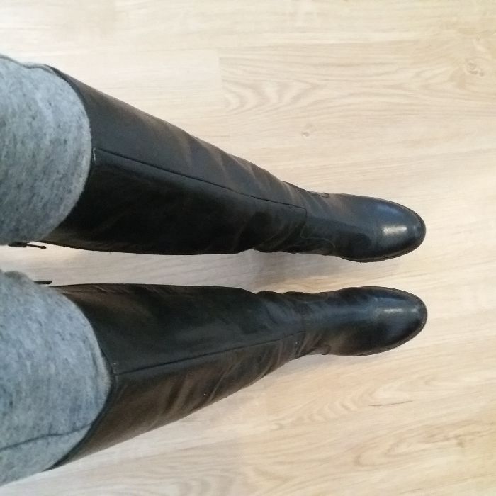 BOTAS ALTAS COMO NOVAS FOREVA de pele pretas n.º 38