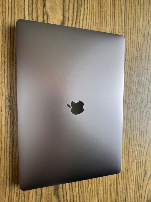 MacBook Pro 15” A1990