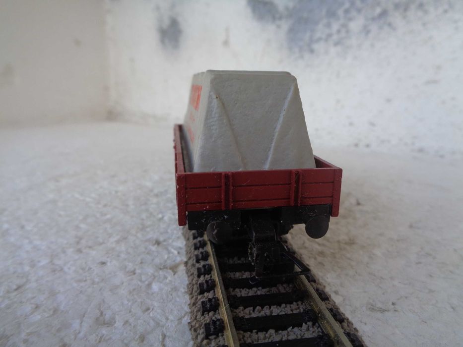 1:87 Fleischmann Vagão mercadorias com sistema limpa vias