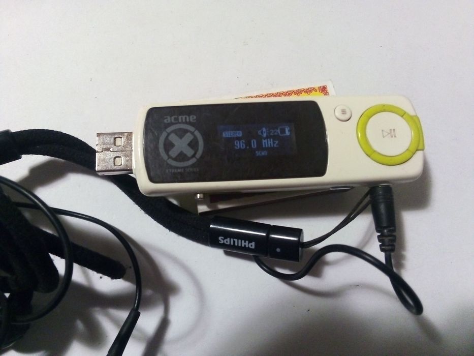 Плэер Acme V-130 Extreme MP3/FM