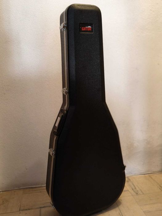 Mala rígida Gator para guitarra clássica ou acústica