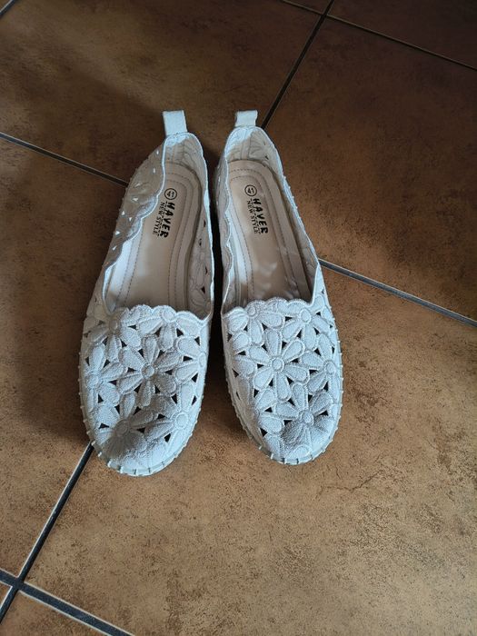 Buty mokasyny 41 kremowe