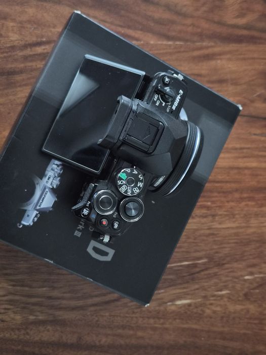 Aparat Olympus E-M10 Mark 3 /Mark iii, obiektyw  M.Zuiko 14-42 pancake