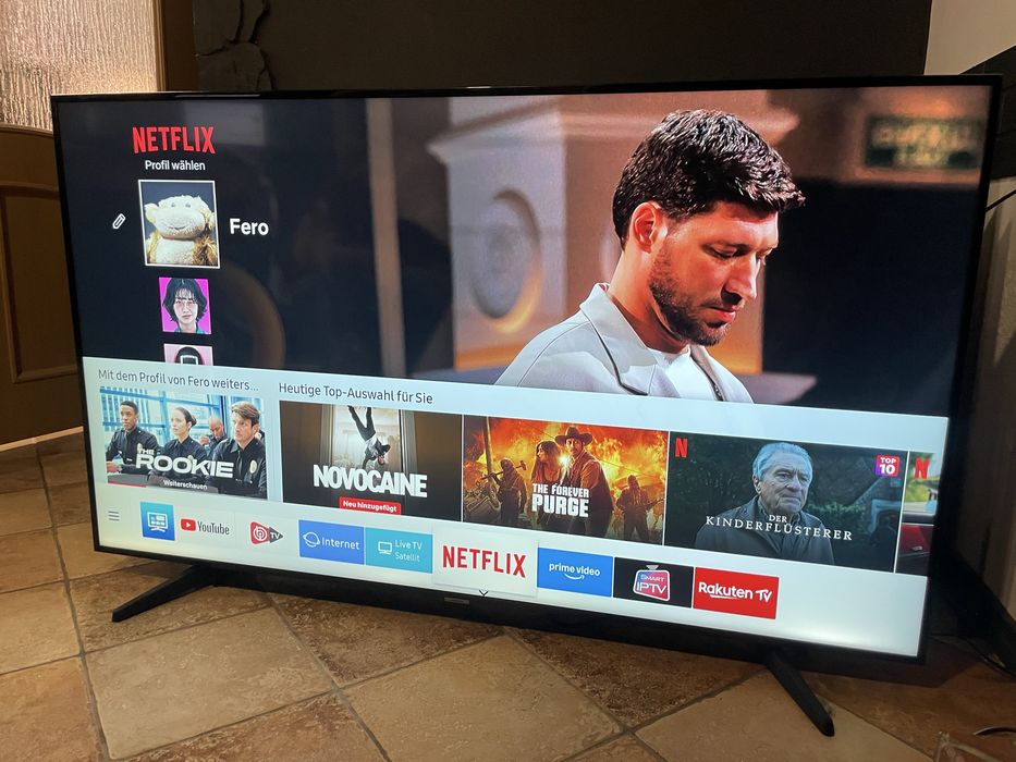 Телевізор Samsung 65 Samart tv 4K